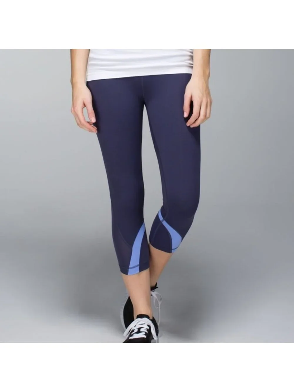 Lululemon Run: Inspire Crop II Cadet Blue / Lullaby